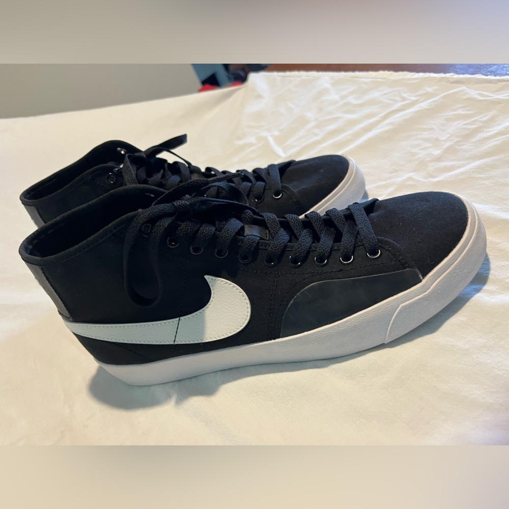 Nike SB Blazer Court Mid Men’s sneakers
